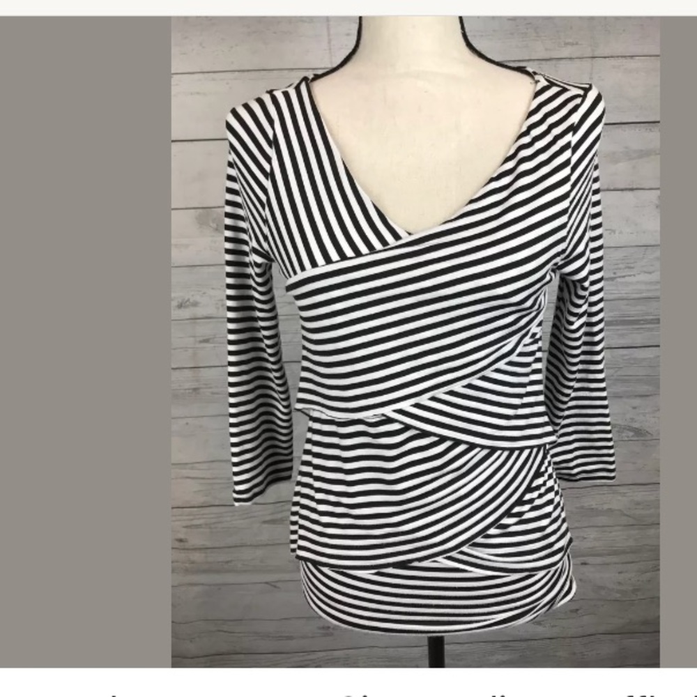 Neesha Women’s Size Medium Ruffled Striped Long